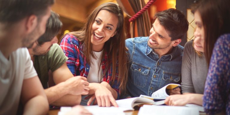 Inglés para Jóvenes y Adultos